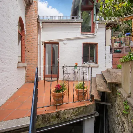 Modern In The Taunus * باد كامبيرغ