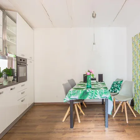 Modern In The Taunus * باد كامبيرغ