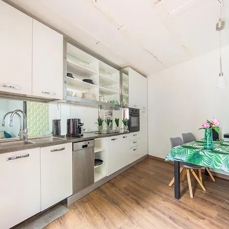 Modern In The Taunus * باد كامبيرغ